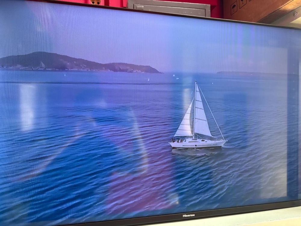 Телевизор Hisense 40 Smart