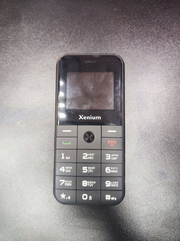 Мобильный телефон Philips Xenium