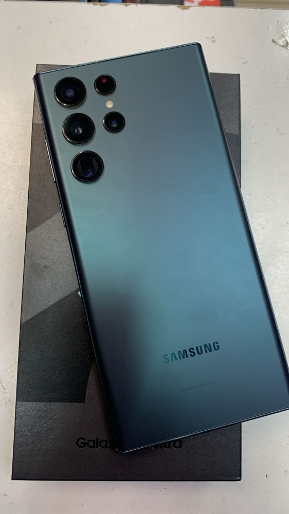 Смартфон Samsung S22 Ultra 120256