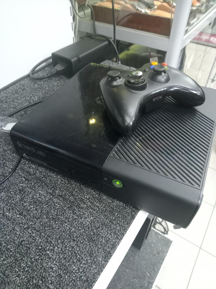 Игровая приставка XBOX 360 500 ГБ