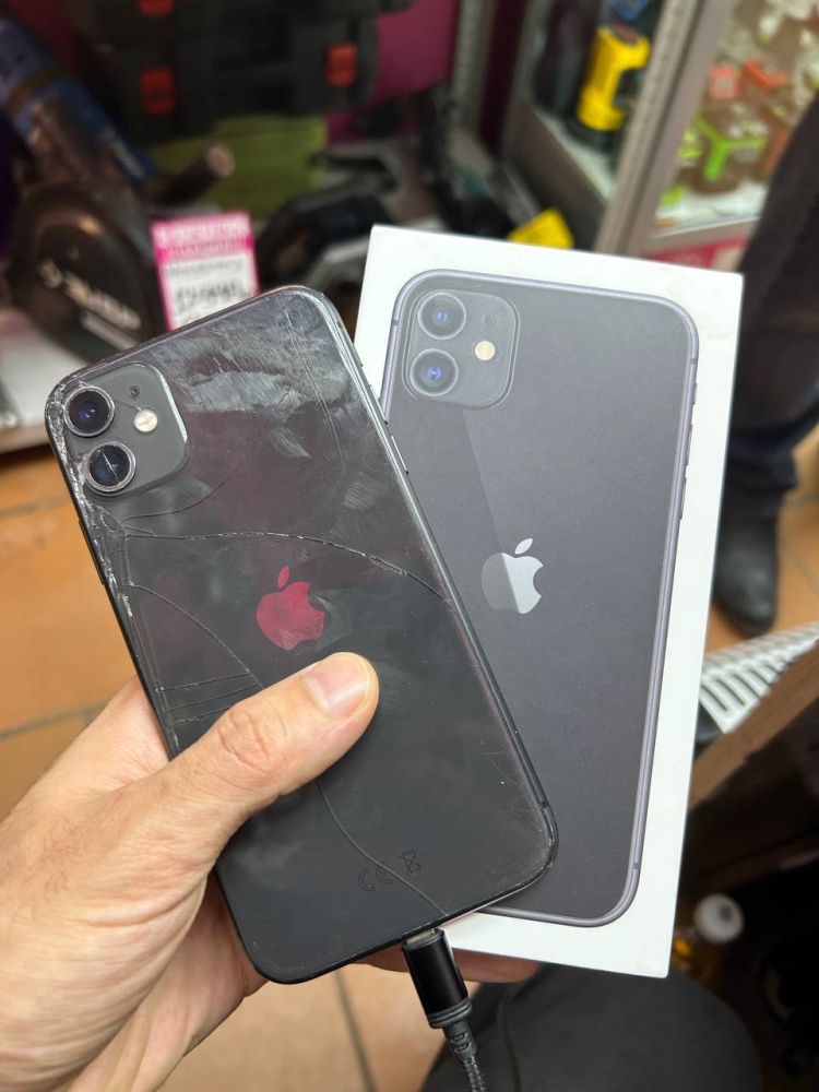 Смартфон iPhone 11 128 Gb