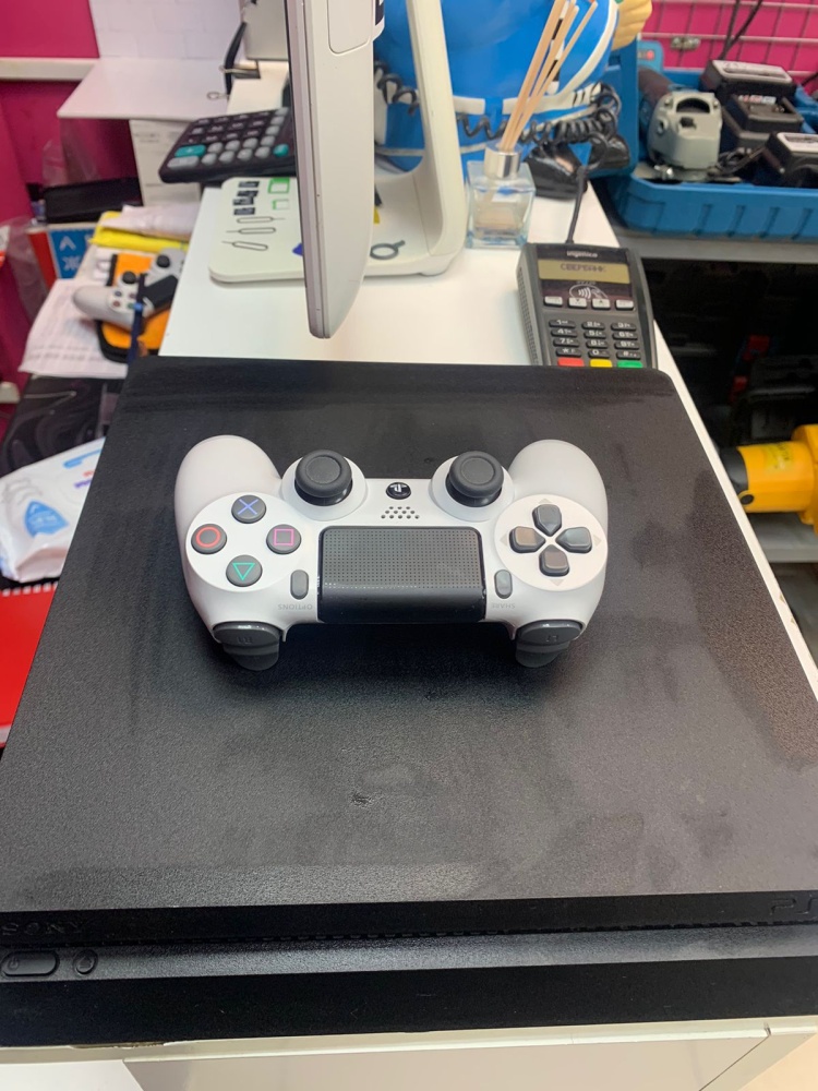 Игровая приставка Sony PlayStation 4 slim