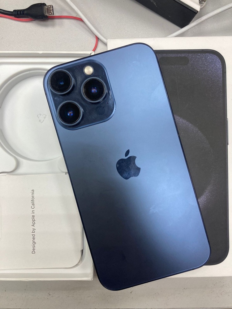 Смартфон iPhone XR 256 Gb В корпусе 15 PRO