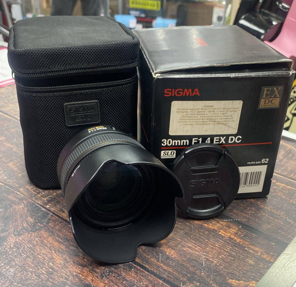 Объектив sigma af 30mm for nikon (30mm f1.4 ex dc)