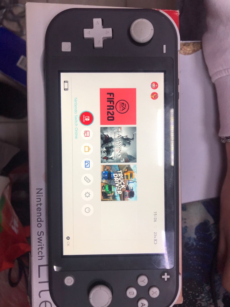 Игровая приставка Nintendo Switch 32ГБ