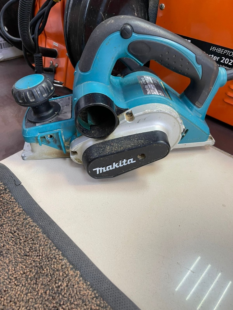 Рубанок Makita KP0810