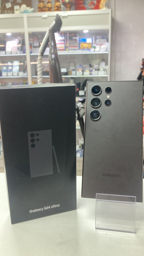 Смартфон Samsung S24 ultra 12/256