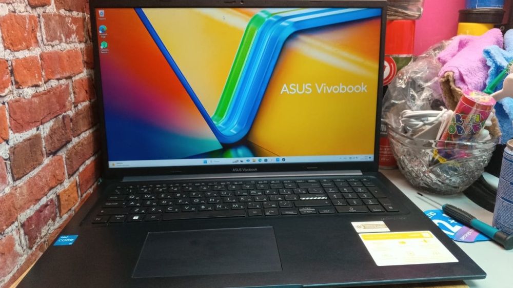 Ноутбук ASUS X1704Z