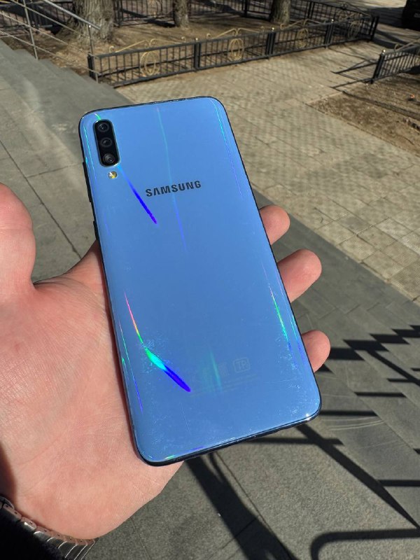 Смартфон Samsung A70 2019