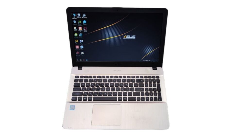 Ноутбук ASUS i3 (4*2.0)/4/120 SSD/920MX 2гб