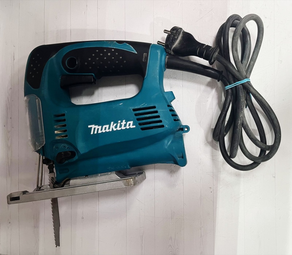 Лобзик Makita 4329