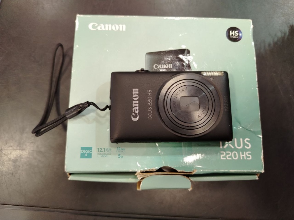 Фотоаппарат Canon IXUS 220 HS