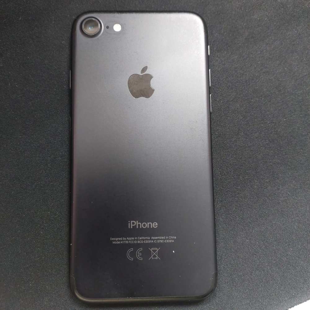 Смартфон iPhone 7 32Gb