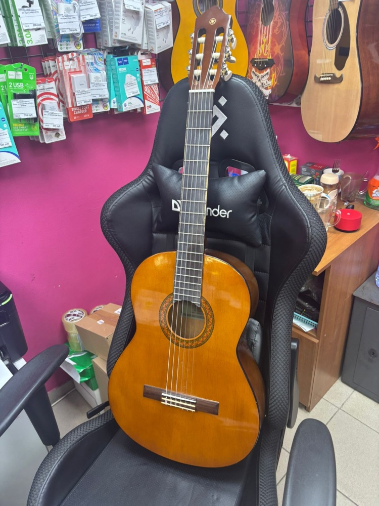 Гитара YMAHA C40