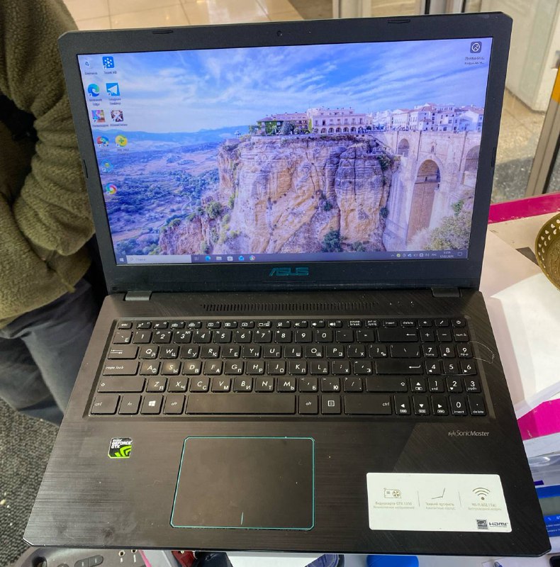 Ноутбук ASUS F570ZD