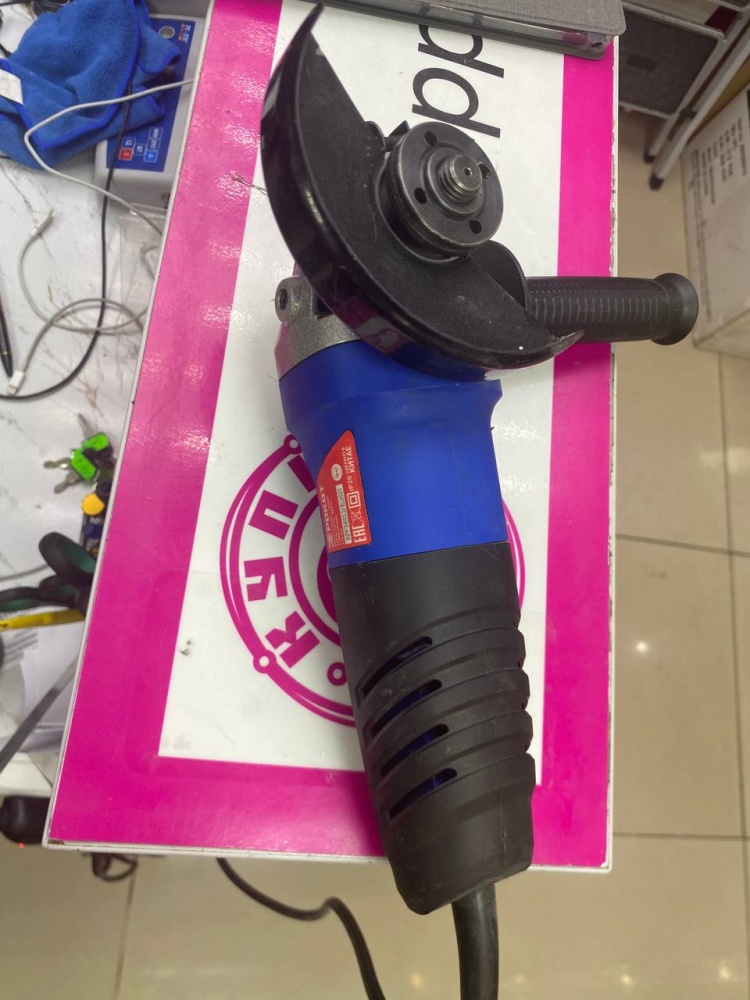 Болгарка Pokot