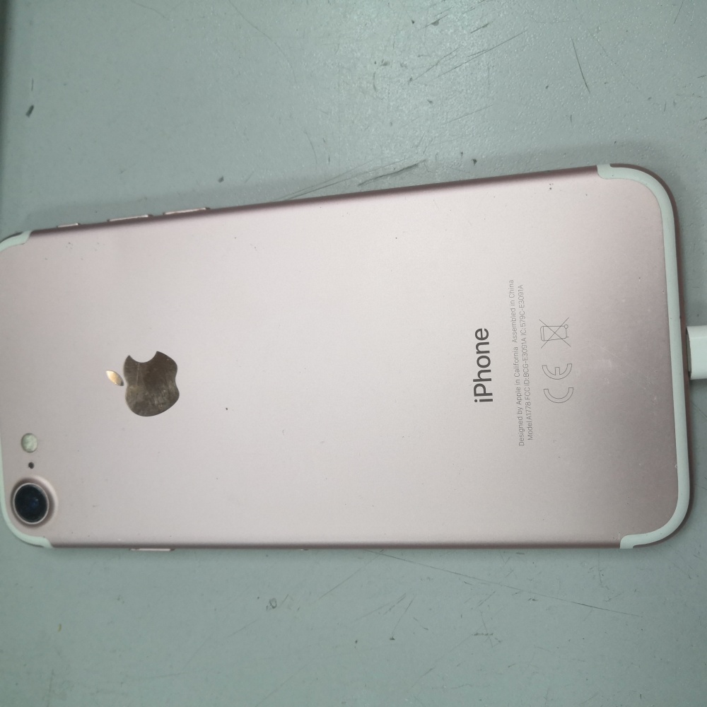 Смартфон iPhone 7 32Gb