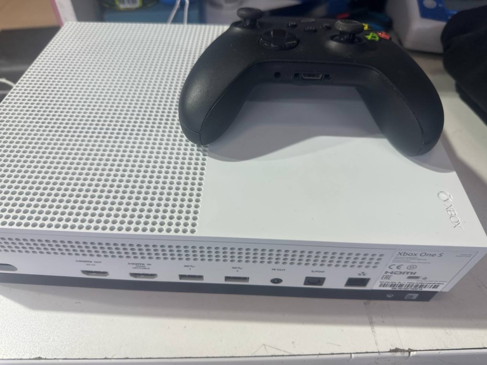 Игровая приставка XBOX ONE S 781гб