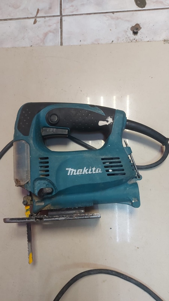Лобзик Makita  4328