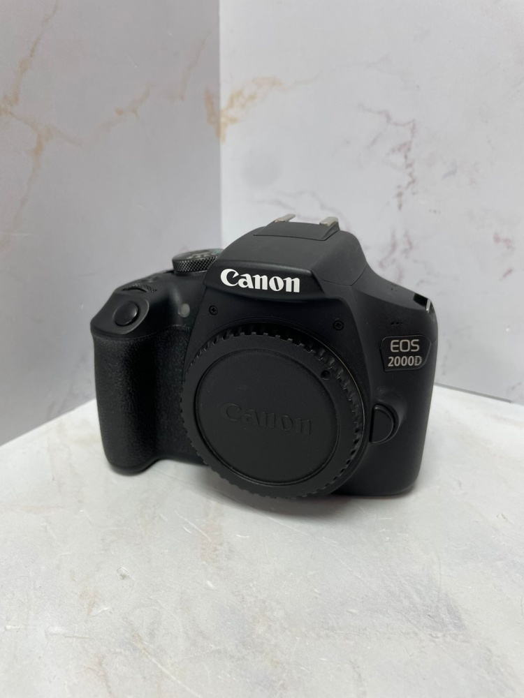 Фотоаппарат Canon 2000D