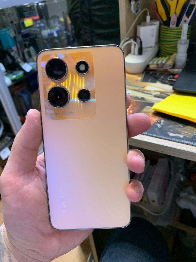 Мобильный телефон Infinix HOT 30I