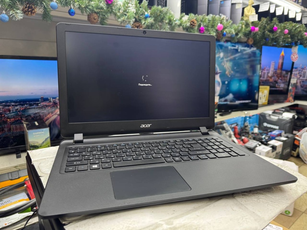 Ноутбук Acer i3/6/1000/HD520