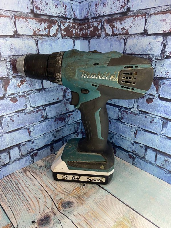 Шуруповерт Makita 18V