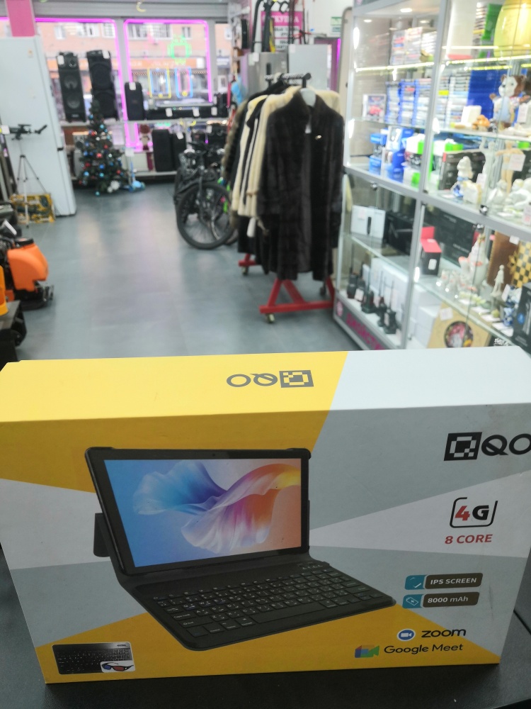 Планшет др. марка QO