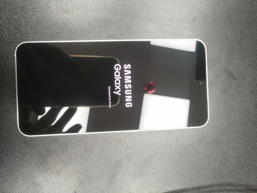 Смартфон Samsung S24 8/256