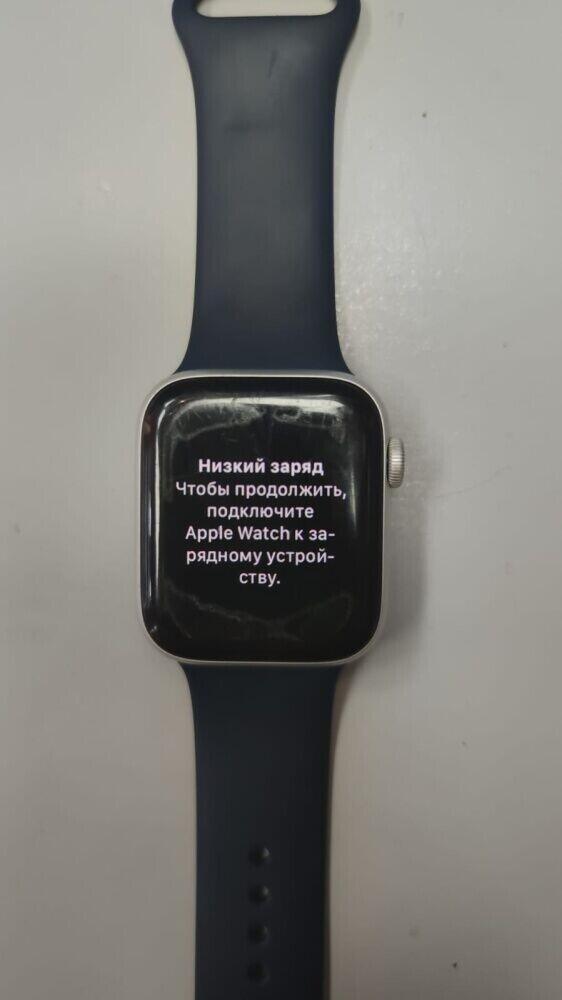 Часы Apple SE 44mm