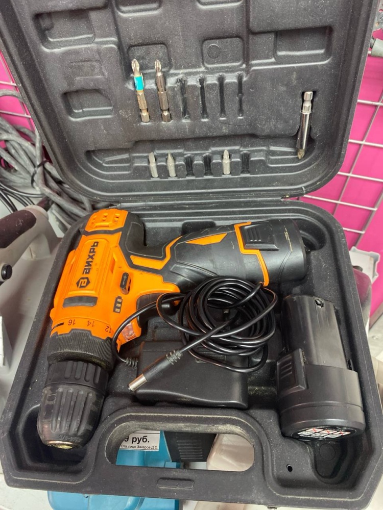 Шуруповерт Вихрь 12V