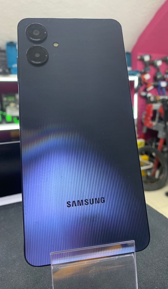 Смартфон Samsung A06 4/64