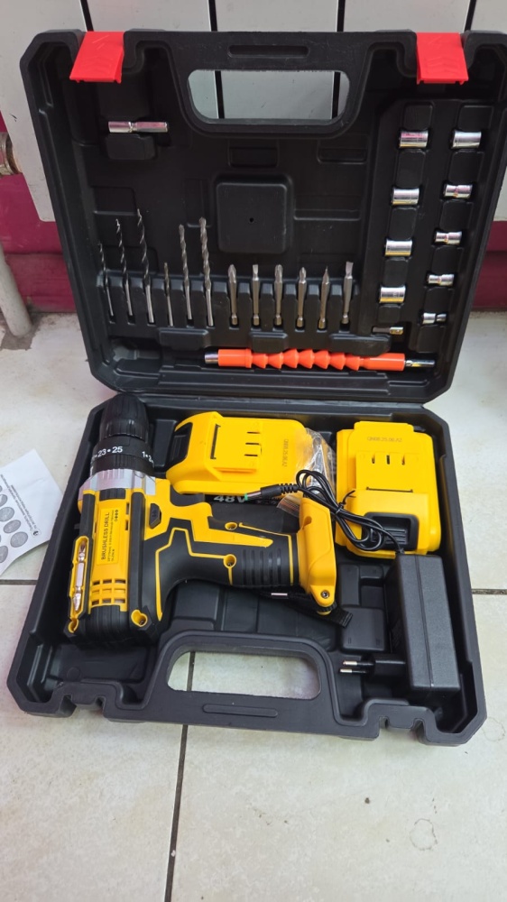 Шуруповерт Dewalt