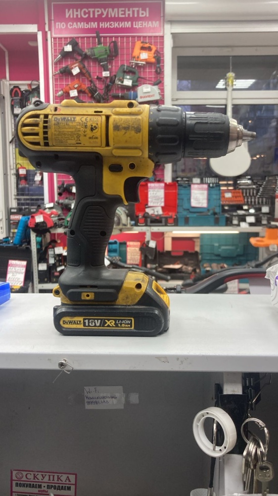 Шуруповерт dewalt