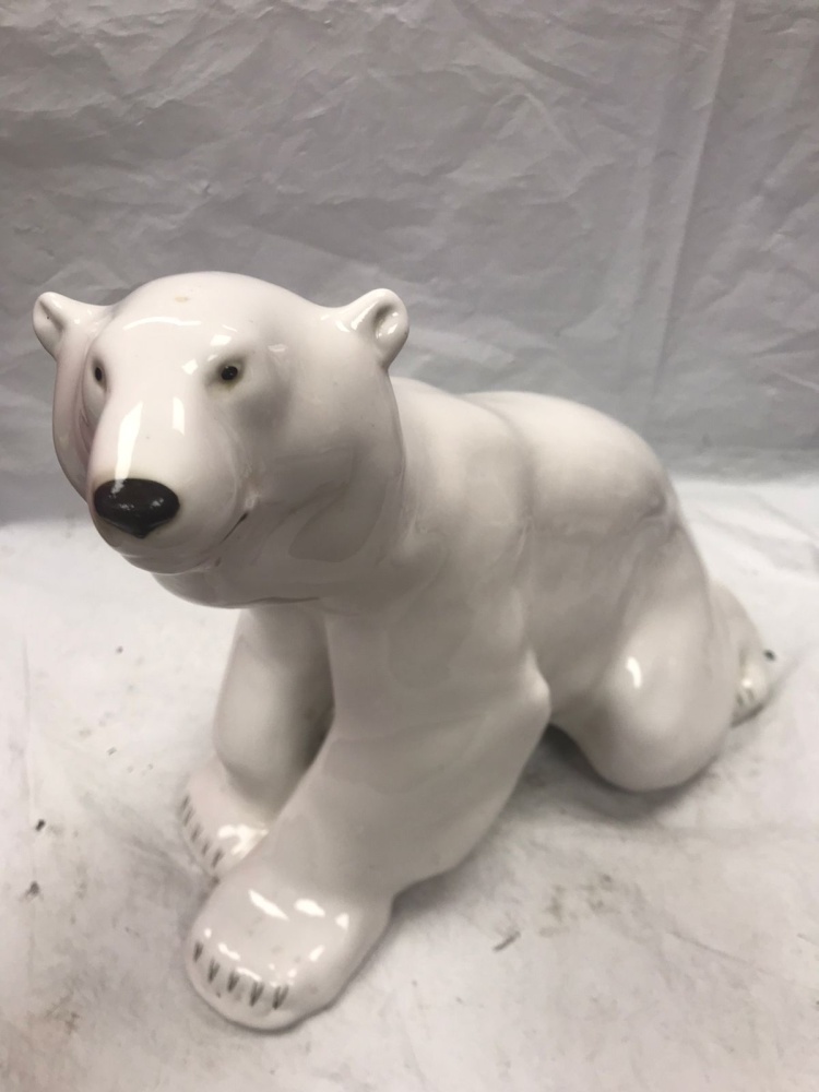 Фигурка Белый медведь