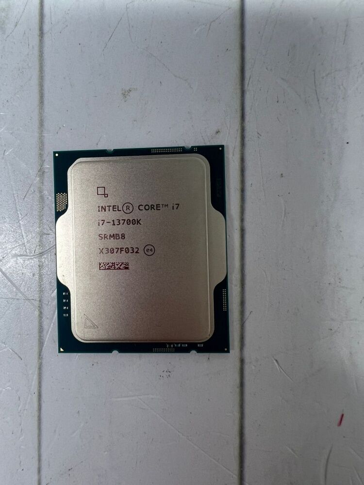 Процессор Intel Core I7-13700K