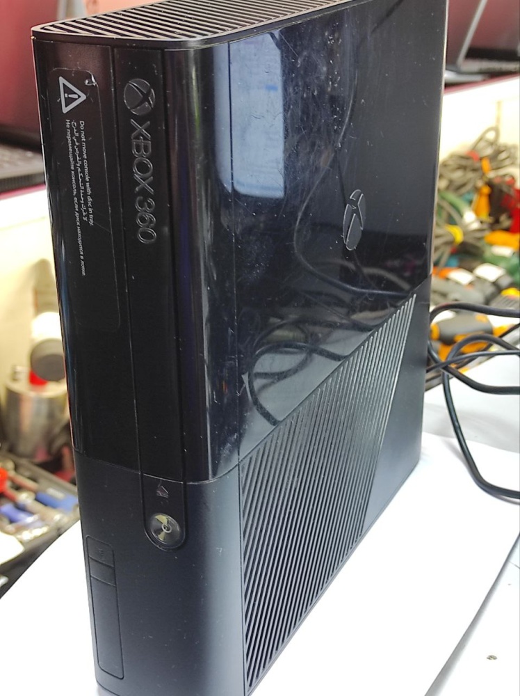 Игровая приставка XBOX 360 Slim