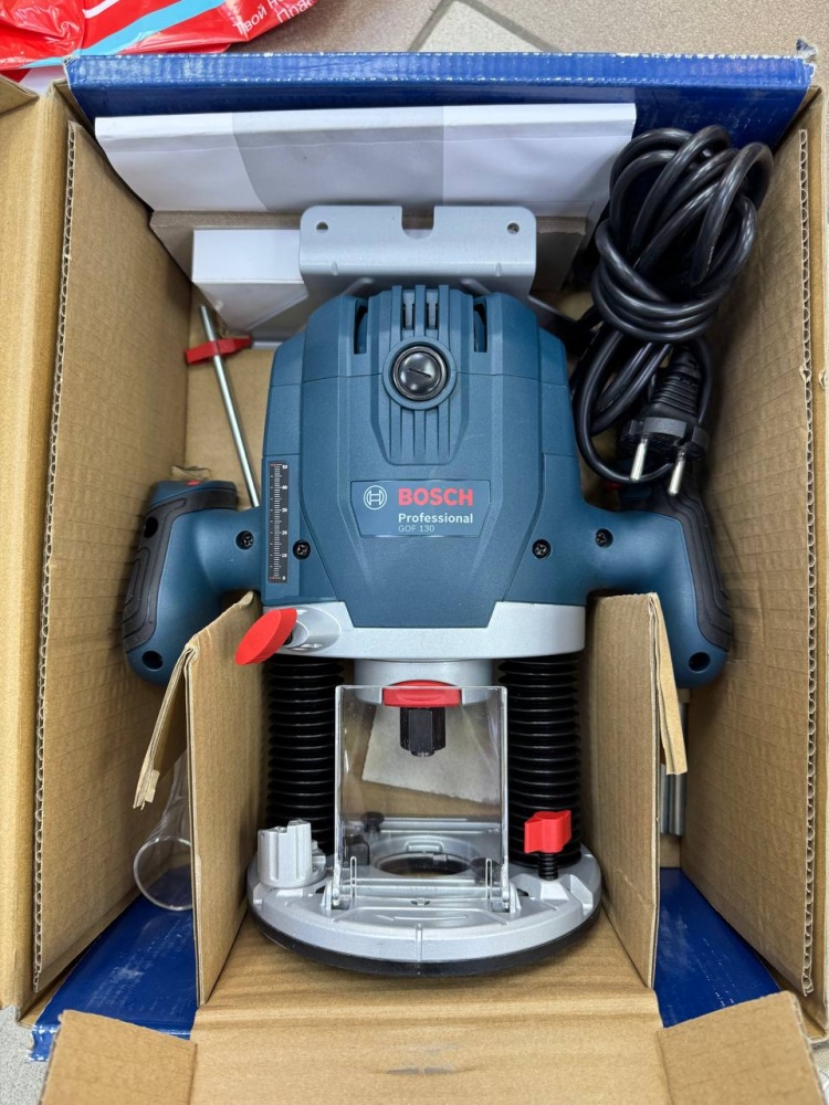 Фрезер Bosch GOV 130