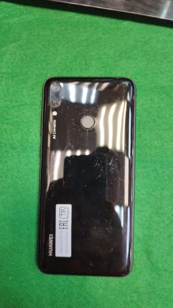 Смартфон Huawei Y7 (4/64)