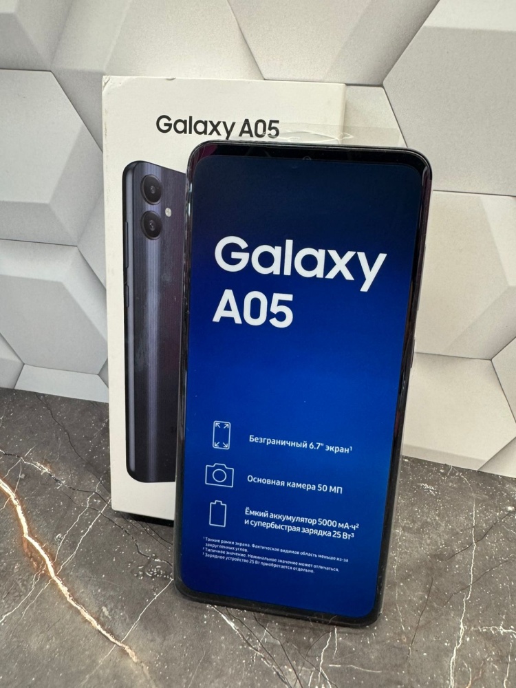 Смартфон Samsung A05 4\64