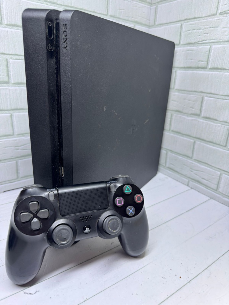 Игровая приставка Sony PlayStation 4 slim 500Gb (2 геймпада)