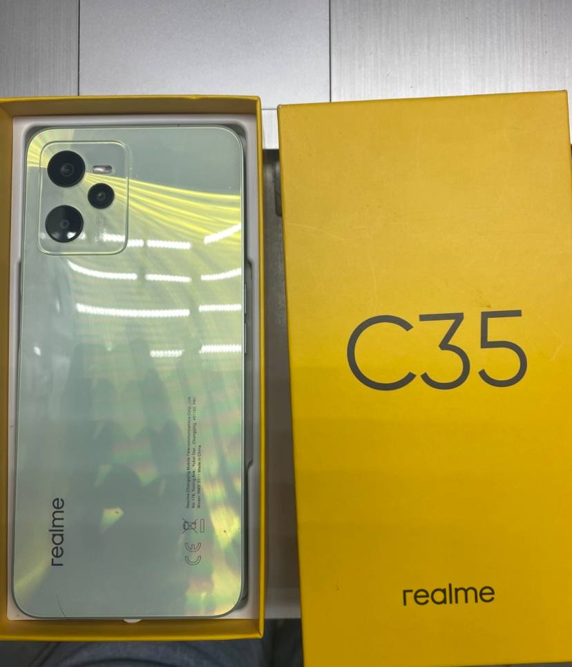 Смартфон Realme C35 64 гб.