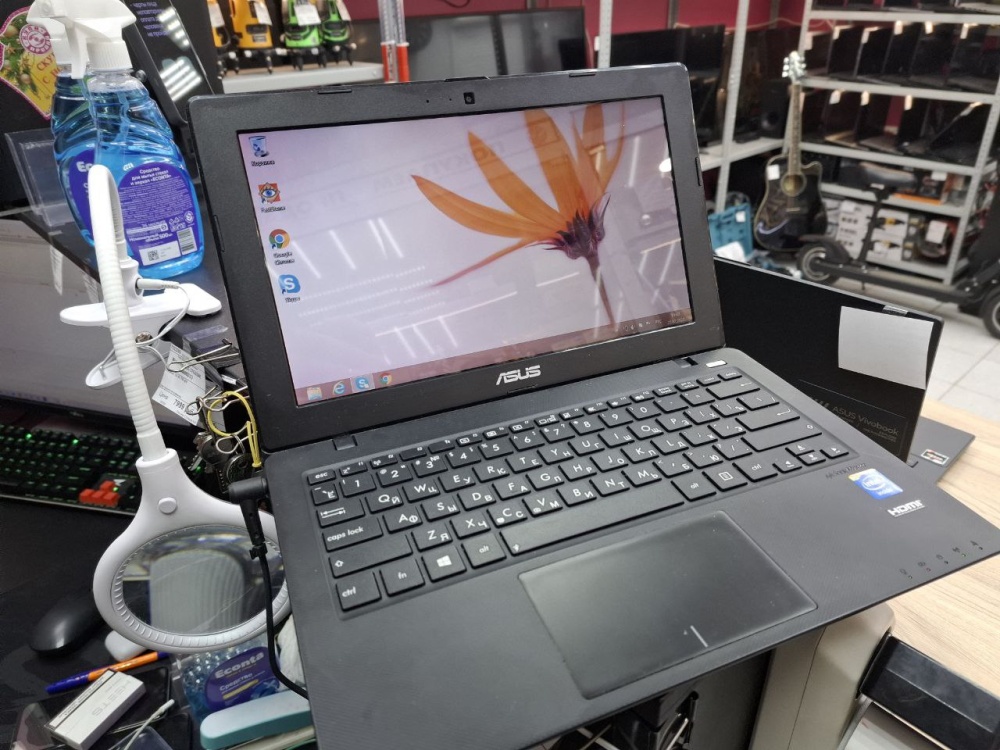 Нетбук Asus
