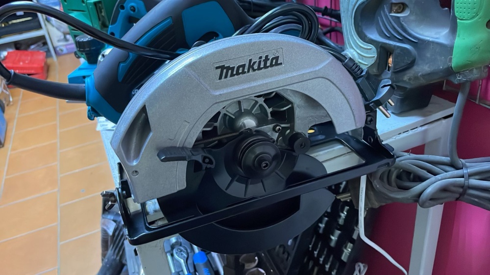Циркулярная пила MAKITA
