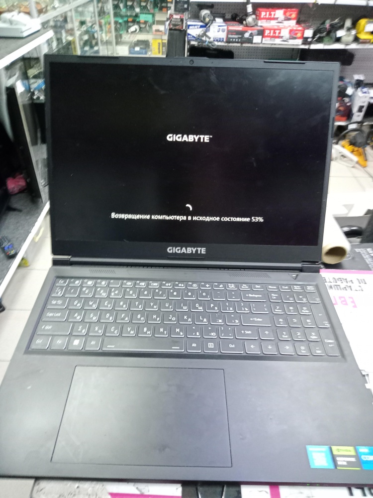 Ноутбук GIGABYTE G6