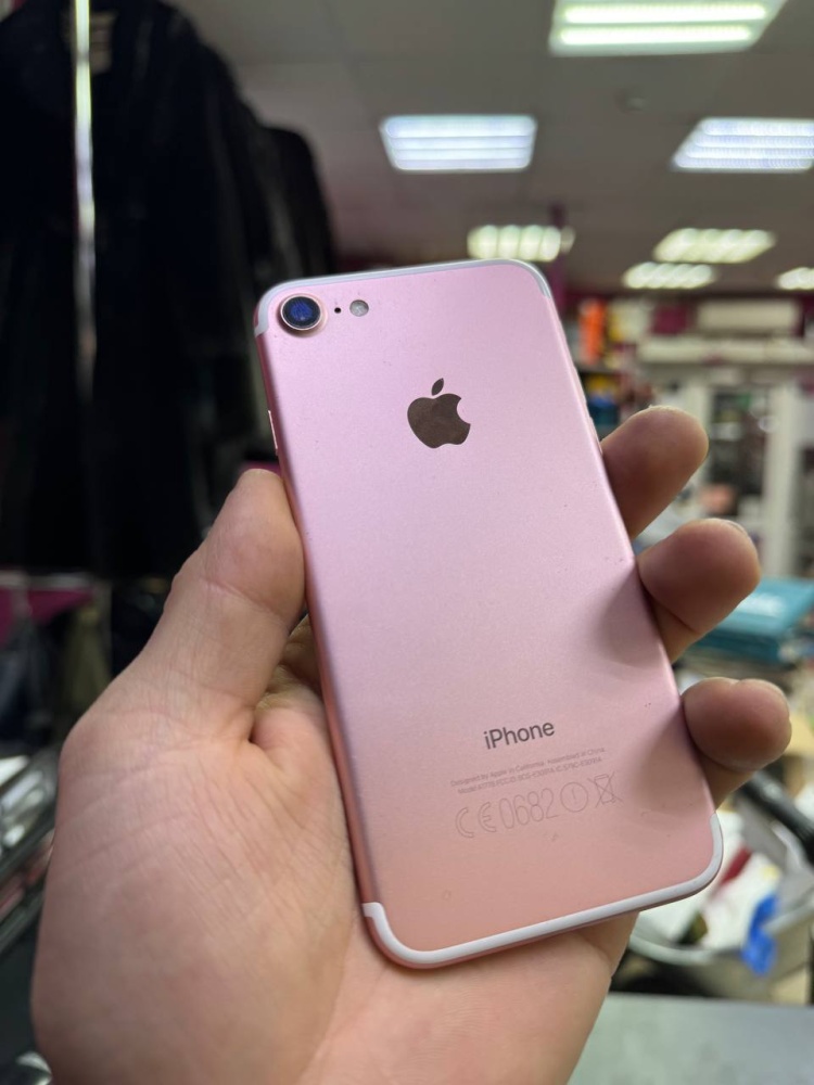 Смартфон iPhone 7 32Gb