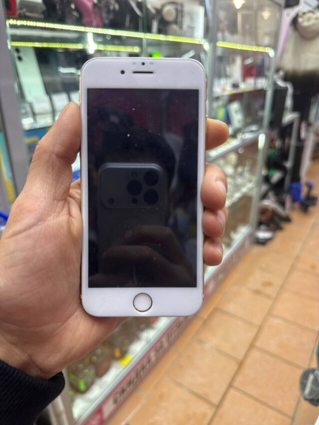 Смартфон iPhone 6