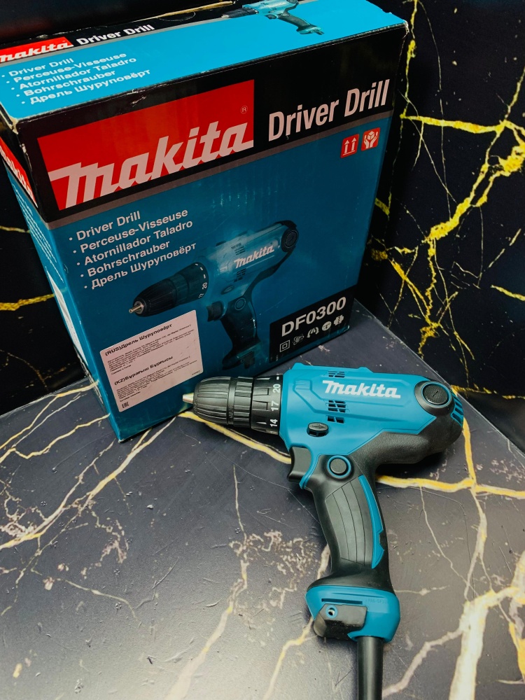 Шуруповерт makita df0300