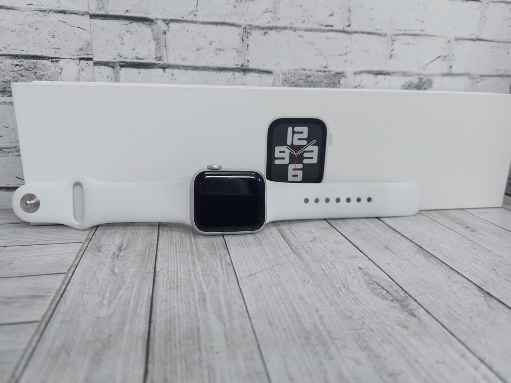 Часы Apple se 40mm