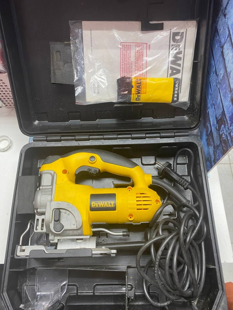 Лобзик Dewalt DW331K